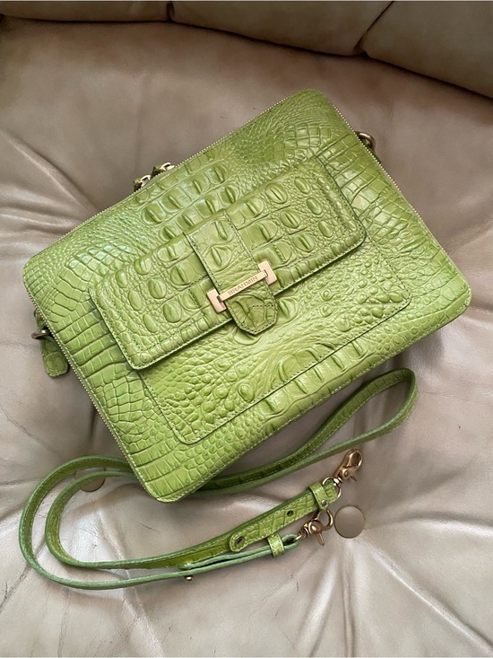 Brahmin Handbags - LKNW Brahmin iPad/Tablet Bag Built-in Wallet Organizer Crossbody Lime Melbourne